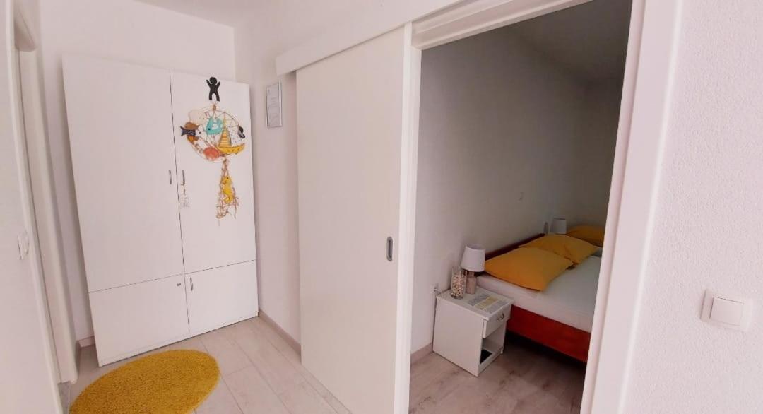 Apartments Santic Podaca Luaran gambar
